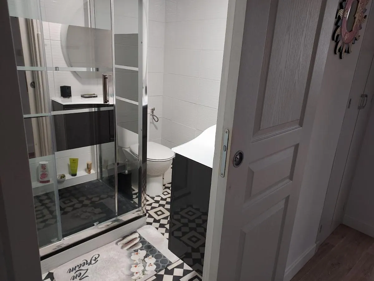 Rez-De-Chaussee Privatif Spacieux 3* D'Une Villa Centre Ville Hyères Apartament