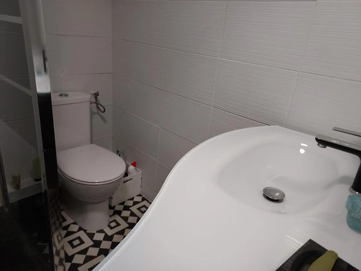 Apartament Rez-De-Chaussee Privatif Spacieux 3* D'Une Villa Centre Ville Hyères Francja